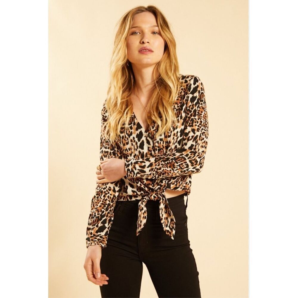 Honey Punch Women’s Bohemian Peggy Top Leopard Print Button Down Tie Accent Sz M
